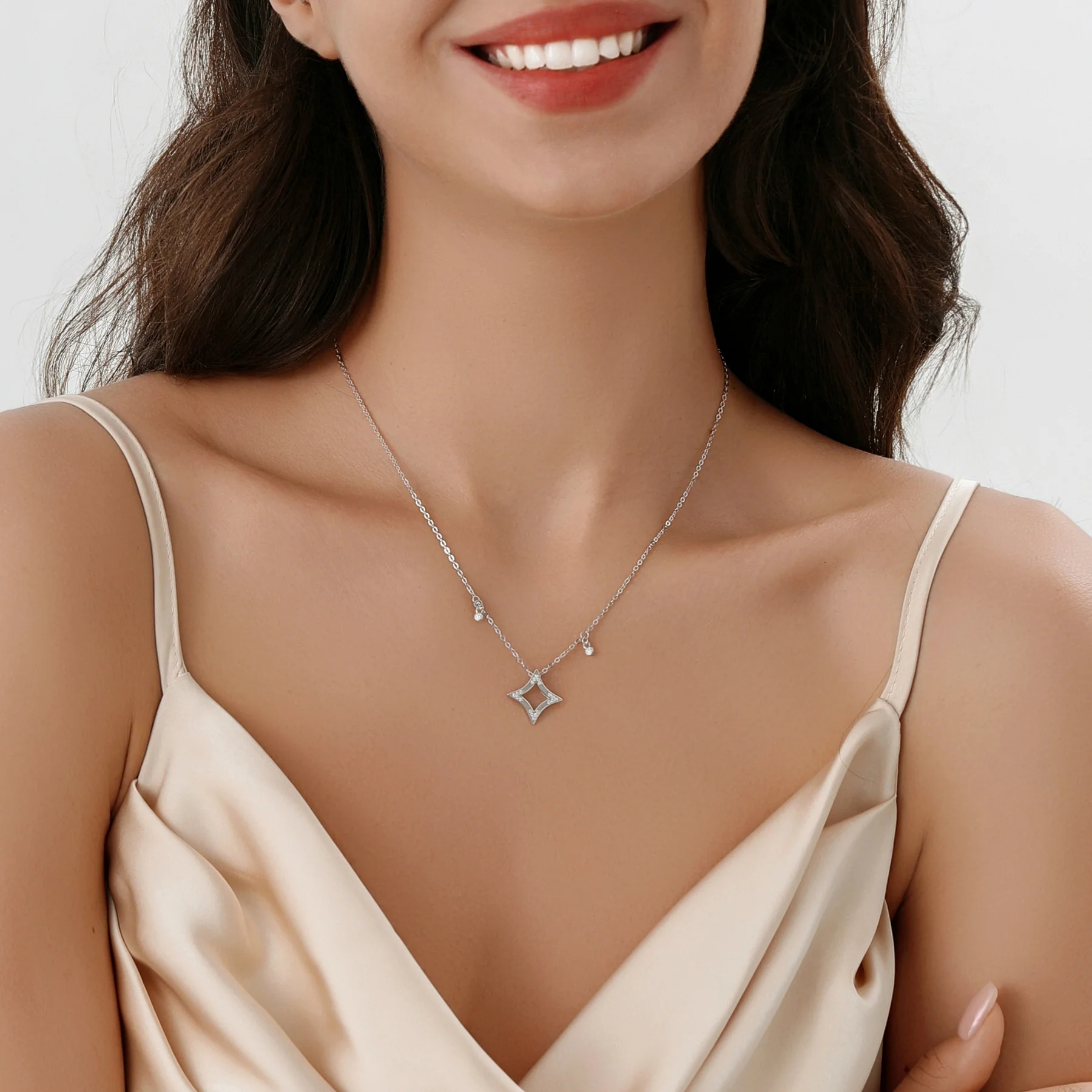 Stella Aperta Pendant Necklace - Image 6