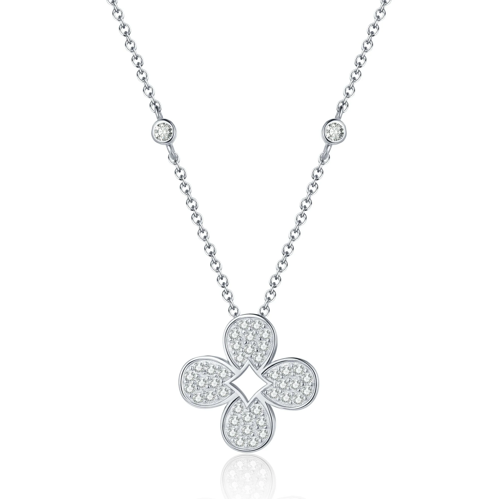 Ventura Clover Pendant Necklace - Image 6